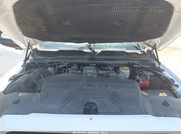 3C6UR5SL2NG129055 2022 RAM 2500 Белый Вид сзади