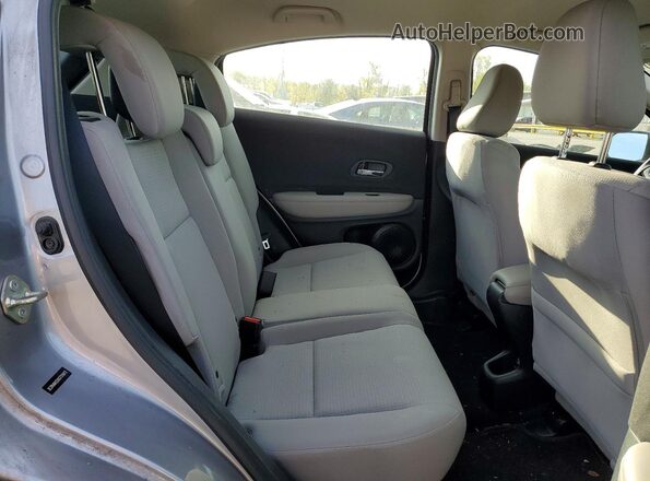 3CZRU6H32KG731972 2019 HONDA HR-V Silver Widok wnętrza z tyłu