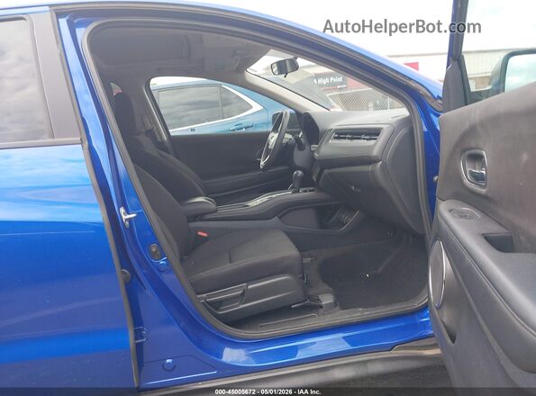 3CZRU6H50JG720470 2018 HONDA HR-V Синий Вид салона спереди