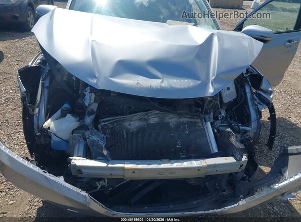 3CZRU6H56JM711970 2018 HONDA HR-V Серебряный Вид сзади