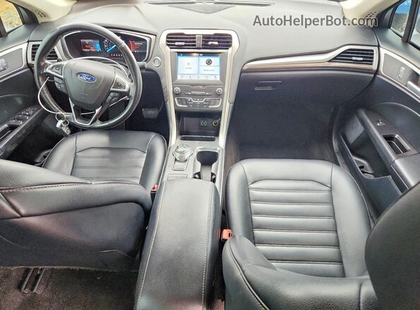 3FA6P0CD7KR238053 2019 FORD FUSION Silver Widok deski rozdzielczej
