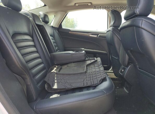 3FA6P0CDXKR117615 2019 FORD FUSION Белый Вид задних сидений