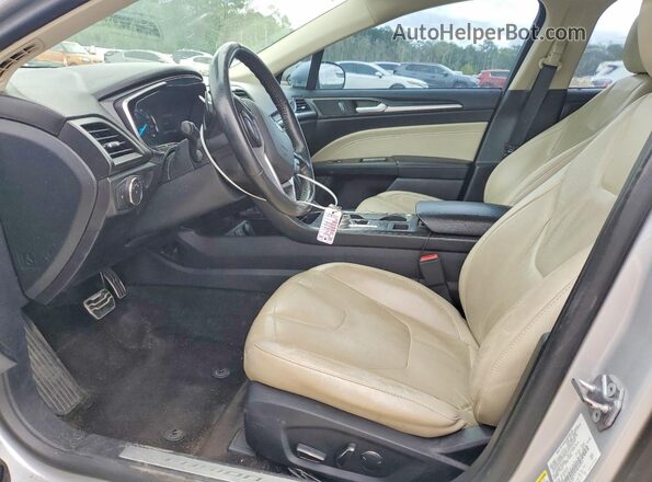 3FA6P0D91JR134263 2018 FORD FUSION Серебряный Вид салона спереди