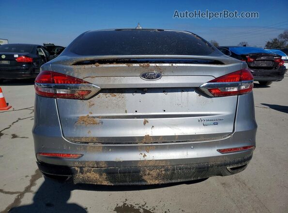 3FA6P0D92LR133237 2020 FORD FUSION Серебряный Вид сзади