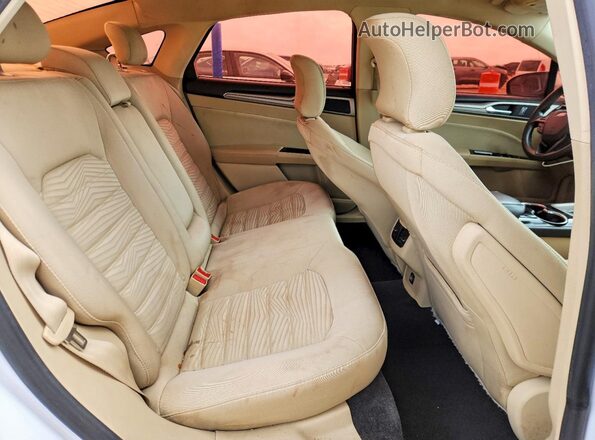 3FA6P0H73GR160722 2016 FORD FUSION Белый Вид задних сидений
