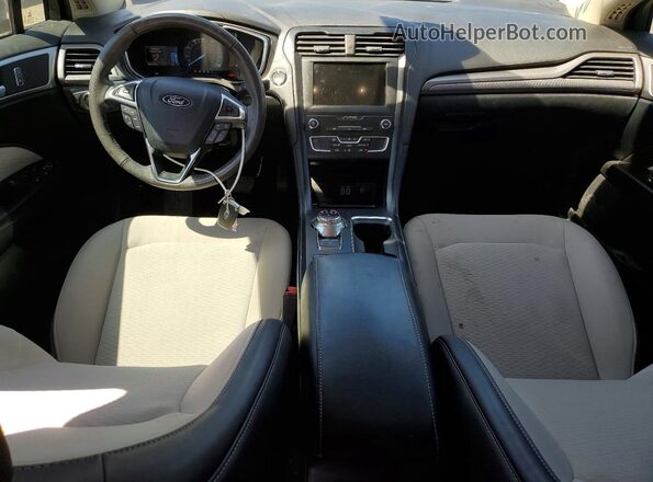 3FA6P0HD0LR251575 2020 FORD FUSION Серебряный Вид панели приборов