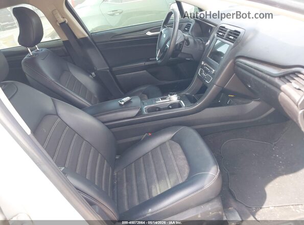 3FA6P0HD3JR240941 2018 FORD FUSION White Widok wnętrza z przodu