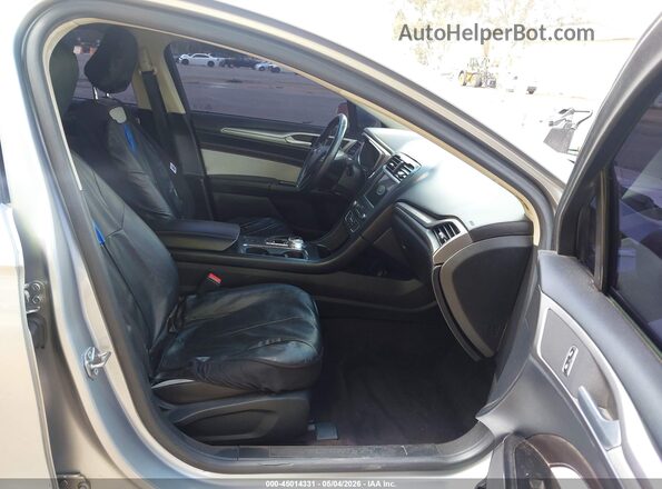 3FA6P0HD3LR236360 2020 FORD FUSION Серебряный Вид салона спереди