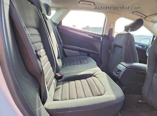 3FA6P0HD4LR130077 2020 FORD FUSION White Widok tylnych siedzeń