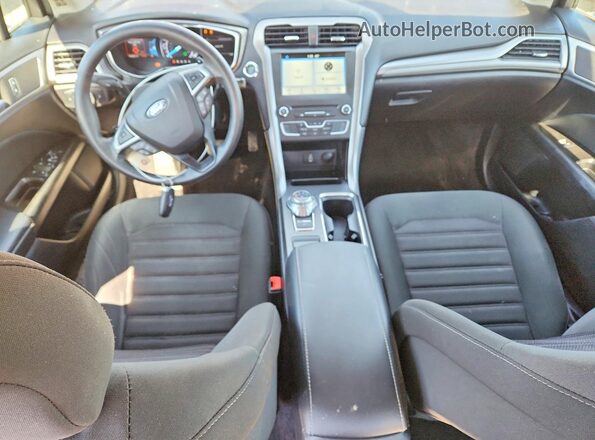 3FA6P0HD7HR347629 2017 FORD FUSION Red Vista del salpicadero