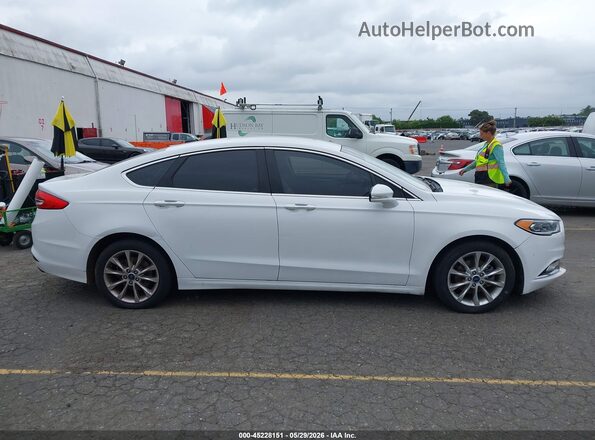 3FA6P0HD8HR287490 2017 FORD FUSION Белый Вид задней части салона