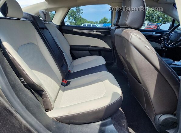 3FA6P0HD8LR226035 2020 FORD FUSION Gray Widok tylnych siedzeń