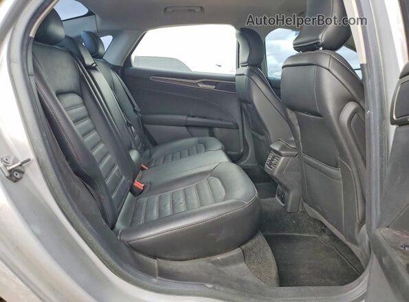 3FA6P0LU2GR115557 2016 FORD FUSION Silver Widok tylnych siedzeń