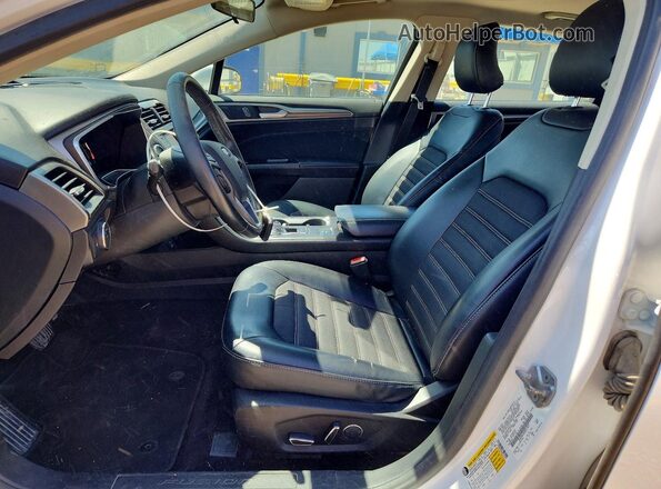 3FA6P0LU3HR217077 2017 FORD FUSION Белый Вид салона спереди