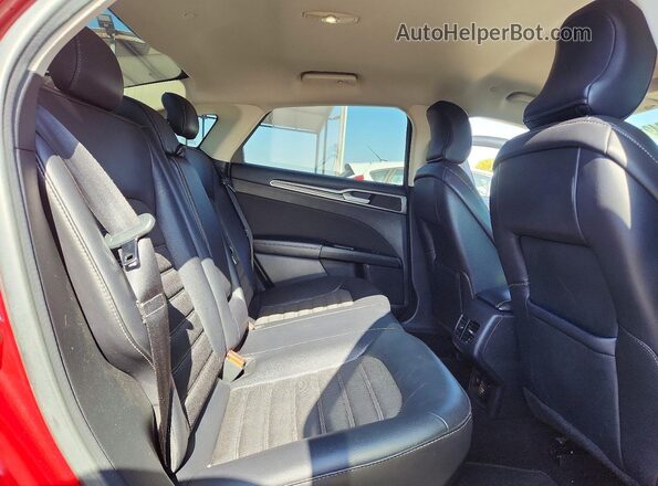 3FA6P0LU4HR157990 2017 FORD FUSION Красный Вид задних сидений