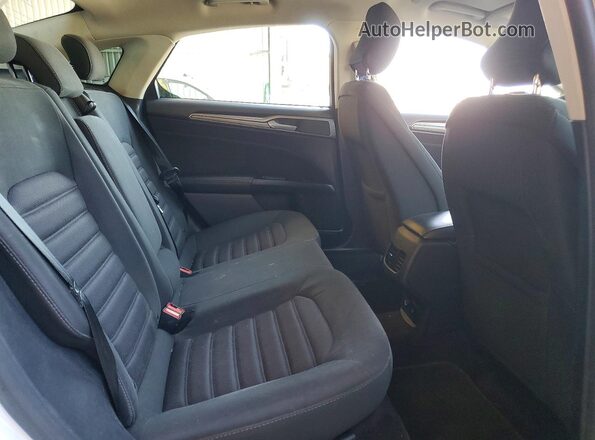 3FA6P0LU4HR319133 2017 FORD FUSION Белый Вид задних сидений