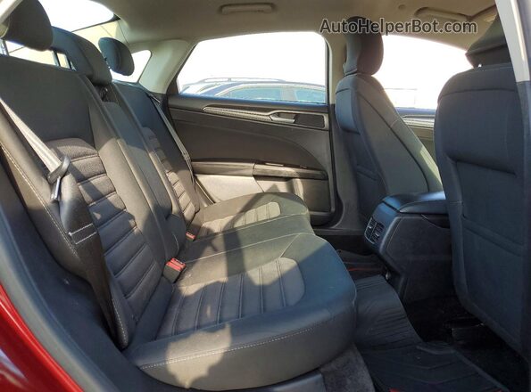 3FA6P0LU5HR386176 2017 FORD FUSION Red Widok tylnych siedzeń