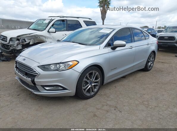 3FA6P0LU7HR232732 2017 FORD FUSION HYBRID Silver Vista tres cuartos delantera izquierda