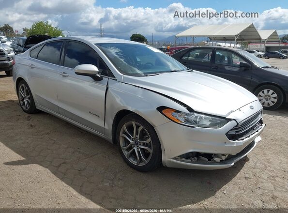 3FA6P0LU7HR232732 2017 FORD FUSION HYBRID Silver Delantero derecho