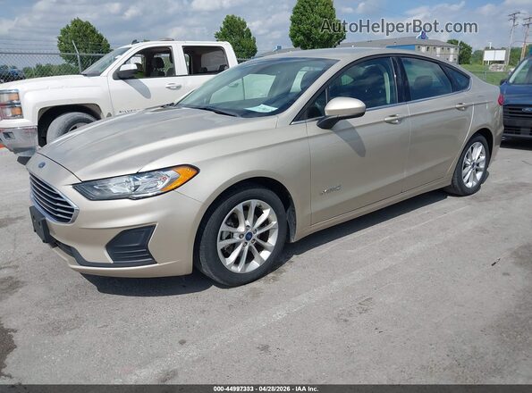 3FA6P0LU8KR211461 2019 FORD FUSION HYBRID Champagne Передняя левая четверть