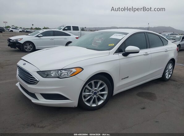 3FA6P0LU9HR110552 2017 FORD FUSION HYBRID White Vista tres cuartos delantera izquierda