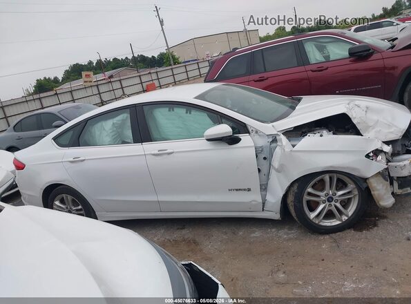 3FA6P0LU9JR209037 2018 FORD FUSION HYBRID Белый Вид задней части салона