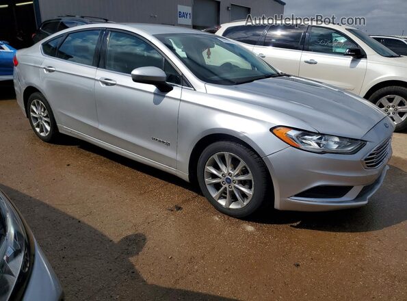 3FA6P0LUXHR285246 2017 FORD FUSION Silver Przód prawy