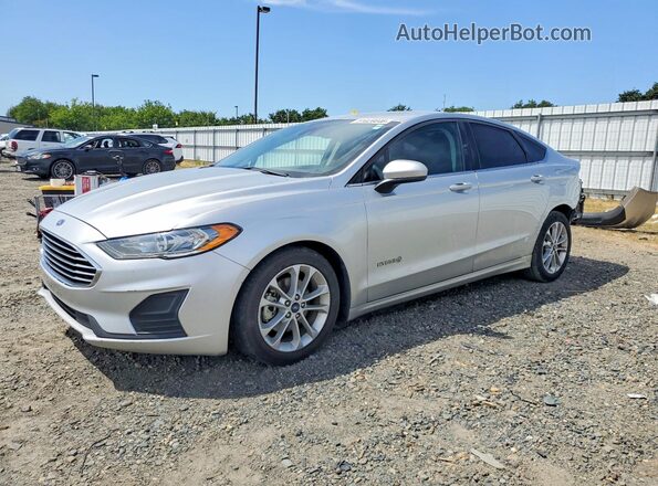 3FA6P0LUXKR261553 2019 FORD FUSION Silver Przód lewy