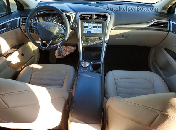 3FA6P0PU1JR106544 2018 FORD FUSION Бежевый Вид панели приборов