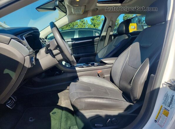 3FA6P0SU2GR115477 2016 FORD FUSION Белый Вид салона спереди