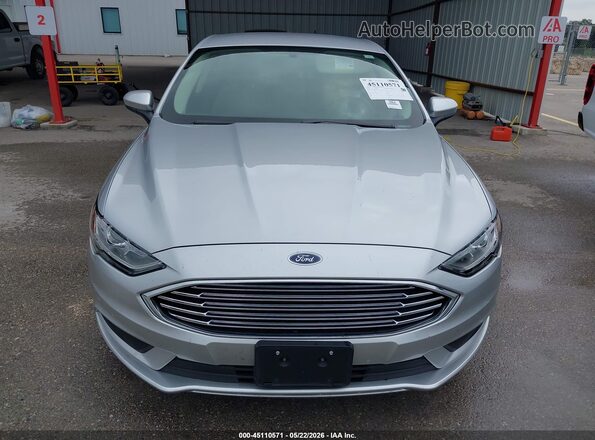 3FA6P0UU2JR254352 2018 FORD FUSION HYBRID Серебряный Вид спереди