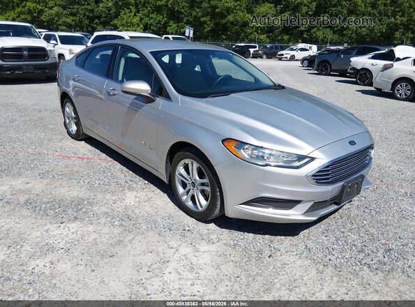 3FA6P0UU7JR281952 2018 FORD FUSION HYBRID Серебряный Передняя правая четверть