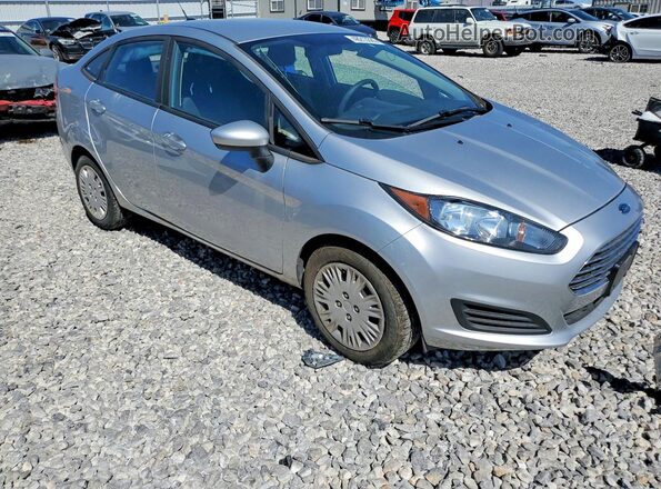 3FADP4AJ3JM123856 2018 FORD FIESTA Silver Передня права чверть