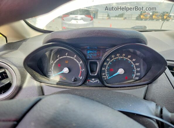 3FADP4AJ6JM111538 2018 FORD FIESTA Белый Вид щитка приборов