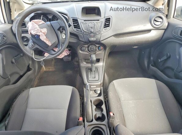 3FADP4AJ6JM144927 2018 FORD FIESTA Серебряный Вид панели приборов