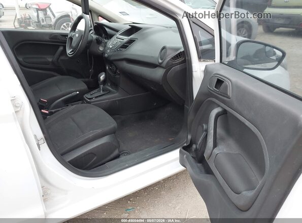 3FADP4AJ8JM112027 2018 FORD FIESTA Белый Вид салона спереди
