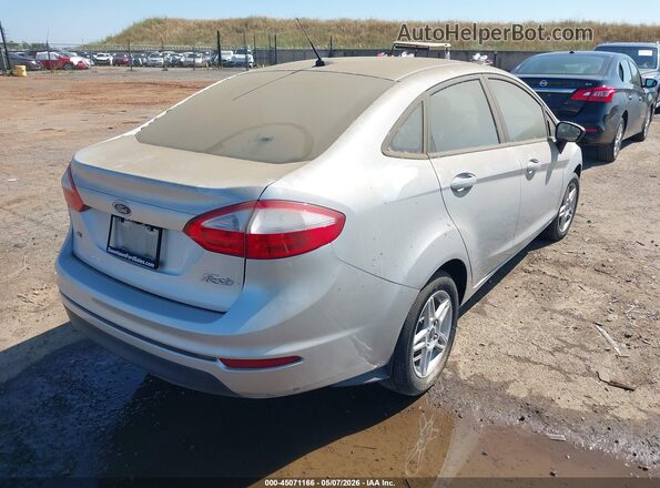 3FADP4BJ0JM110304 2018 FORD FIESTA Серебряный Задняя правая четверть