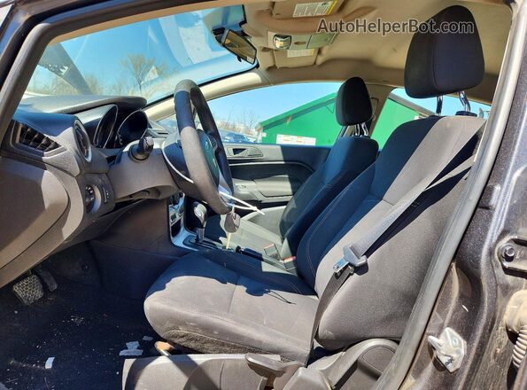3FADP4BJ0JM122923 2018 FORD FIESTA Серый Вид салона спереди