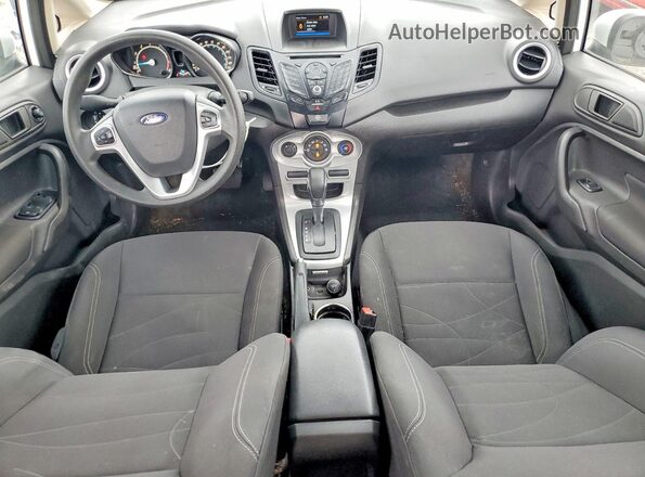 3FADP4BJ0KM117500 2019 FORD FIESTA Белый Вид панели приборов