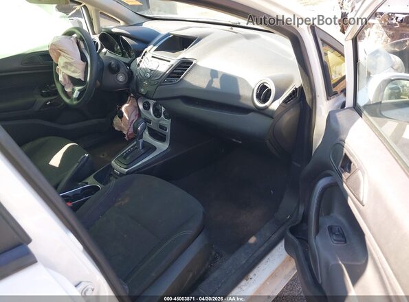 3FADP4BJ0KM154269 2019 FORD FIESTA White Вид салону спереду