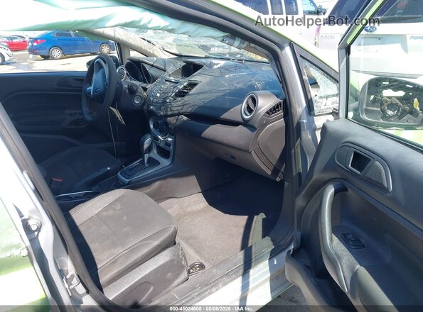 3FADP4BJ1HM144925 2017 FORD FIESTA Зеленый Вид салона спереди