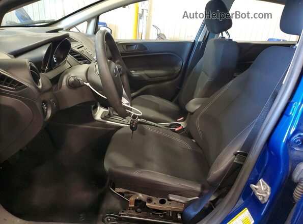 3FADP4BJ1JM133395 2018 FORD FIESTA Blue Front interior view