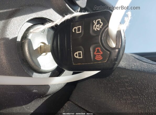 3FADP4BJ1JM138242 2018 FORD FIESTA Красный Вид панели приборов