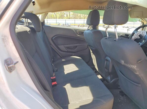 3FADP4BJ1KM132281 2019 FORD FIESTA Белый Вид задних сидений
