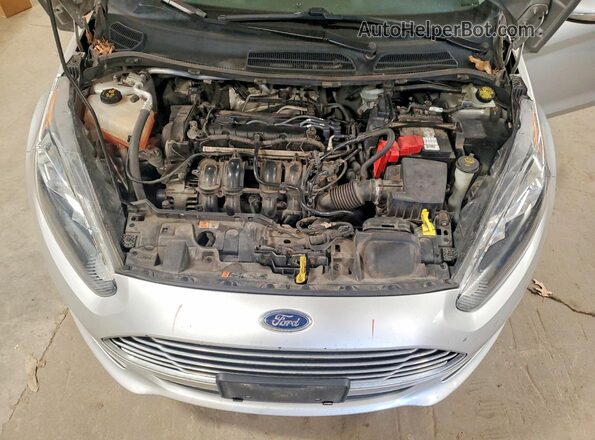 3FADP4BJ3GM104957 2016 FORD FIESTA Silver Widok wnętrza z tyłu