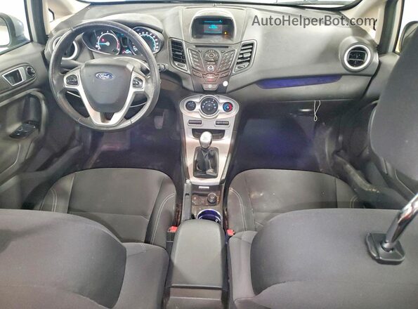 3FADP4BJ3GM104957 2016 FORD FIESTA Silver Widok deski rozdzielczej