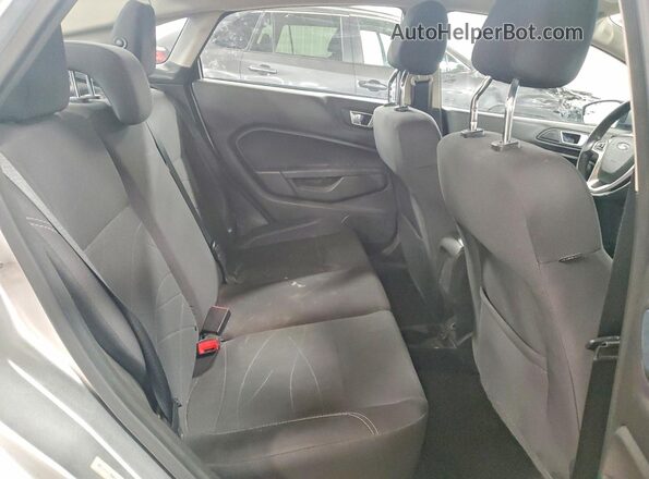 3FADP4BJ3GM104957 2016 FORD FIESTA Silver Widok tylnych siedzeń