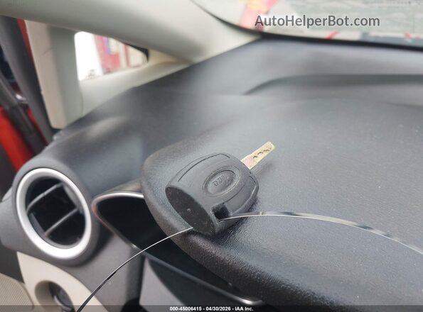 3FADP4BJ4KM137944 2019 FORD FIESTA Maroon Vista del salpicadero