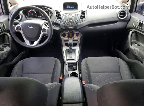 3FADP4BJ7KM122645 2019 FORD FIESTA Серебряный Вид панели приборов