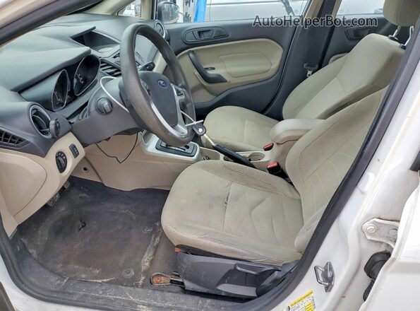 3FADP4BJ8HM156862 2017 FORD FIESTA Белый Вид салона спереди